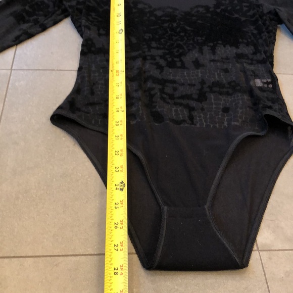 Ritmo di Perla One Piece Nylon Bodysuit with Raised Velvety Floral Design - Picture 11 of 16